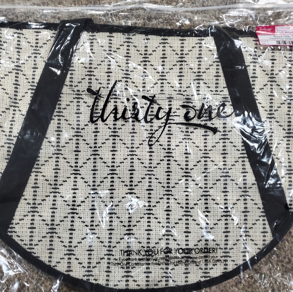 Thirty One- Round Utility tote